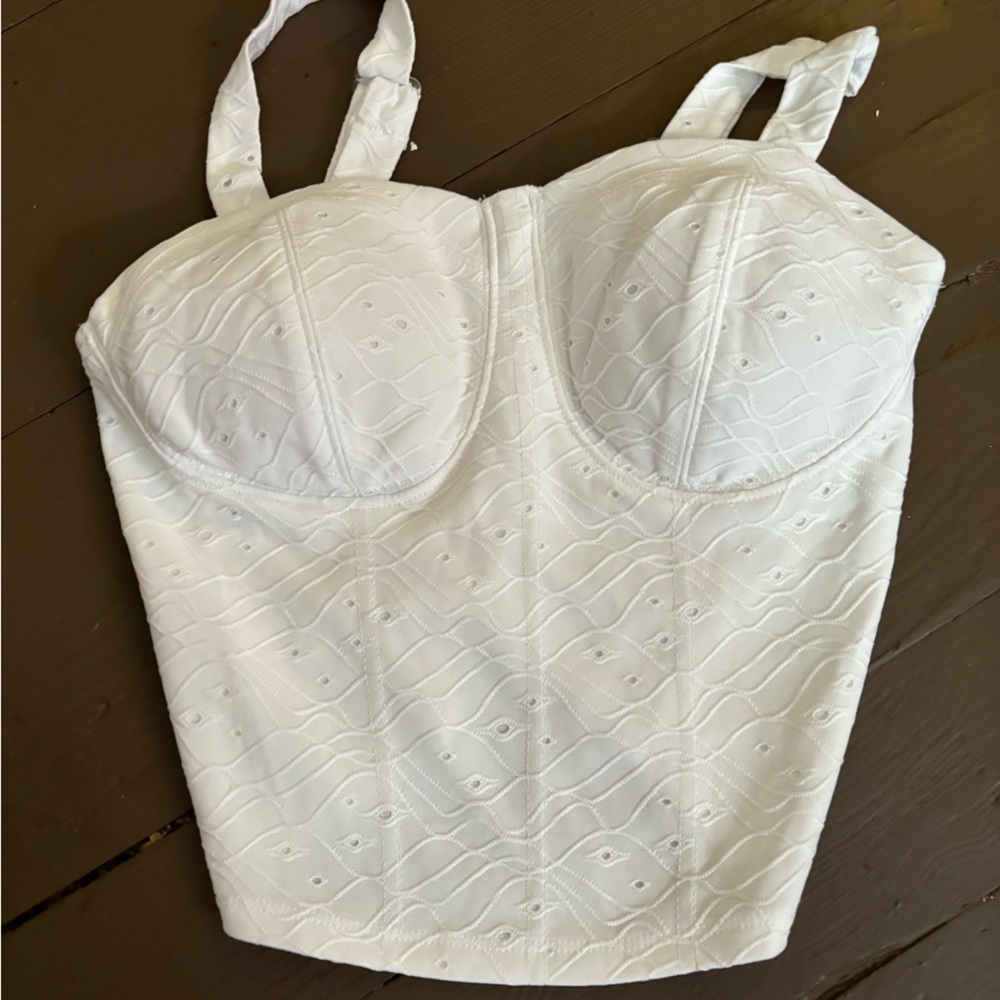 white crop